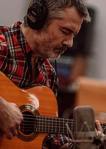 Поэт песенник и композитор Константин Арсенев .